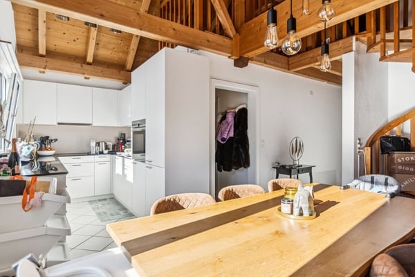 OPPORTUNITÉ RARE À CORGÉMONT : Superbe 5.5 pièces avec garage-atelier 9