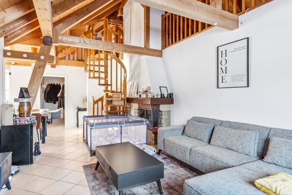 OPPORTUNITÉ RARE À CORGÉMONT : Superbe 5.5 pièces avec garage-atelier 2
