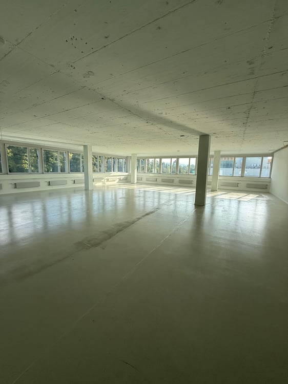 Vielseitige Gewerbefläche/n in Kloten zu vermieten 9