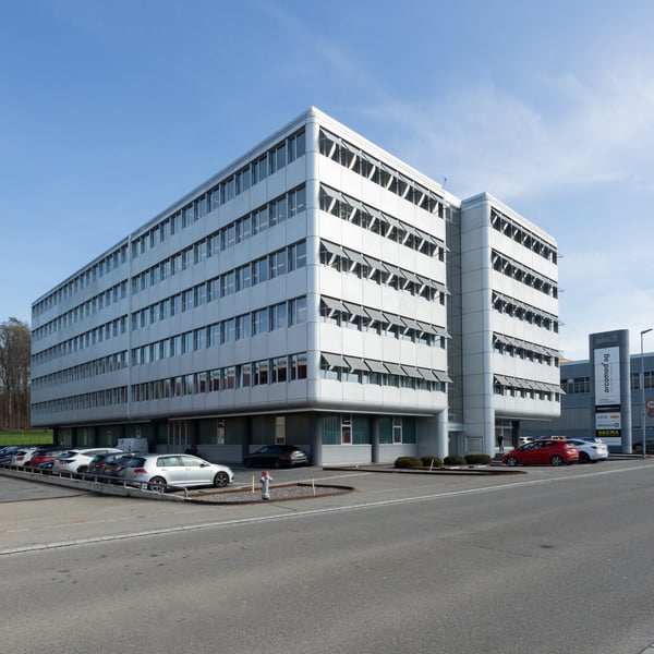 Vielseitige Gewerbefläche/n in Kloten zu vermieten 2