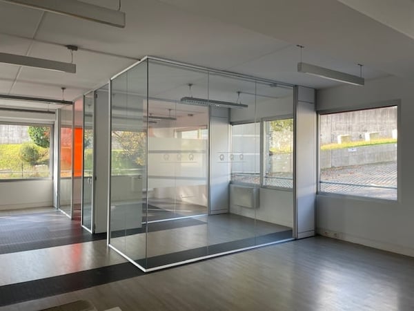 Uffici moderni forniti di aria condizionata a condizioni eccezionali in posizione strategica 6
