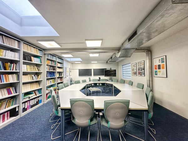 Spacieux bureau de 350m2 à remettre ! 9