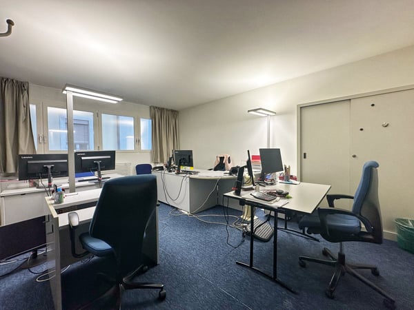 Spacieux bureau de 350m2 à remettre ! 7