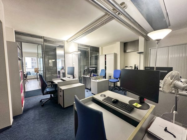 Spacieux bureau de 350m2 à remettre ! 13