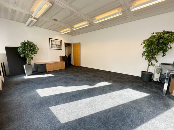 Rive - Bureau privé + salle de réunion et cuisine partagée 4