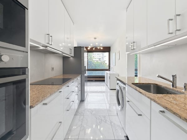 Lumineux appartement meublé de 3 pièces avec balcon – Route de Florissant, Genève 6