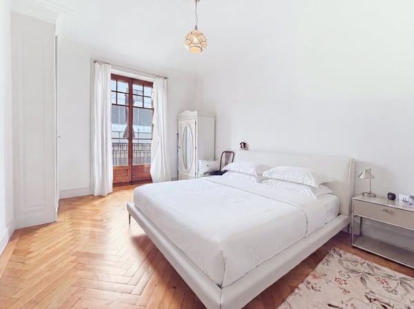 Appartement meublé avec balcons - Bail jusqu'au 31 août 2027 12