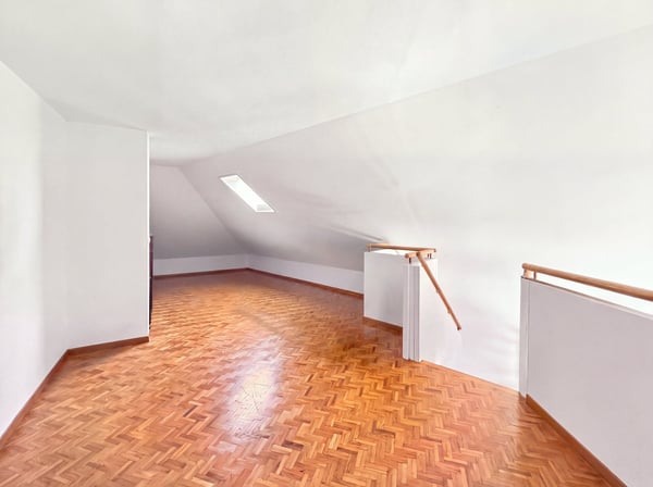 Duplex de 1 pièces avec balcon en attique 12