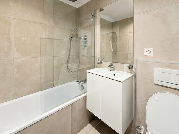 Charmant appartement de 2 pièces meublé avec terrasse – Rue Liotard, Genève 15