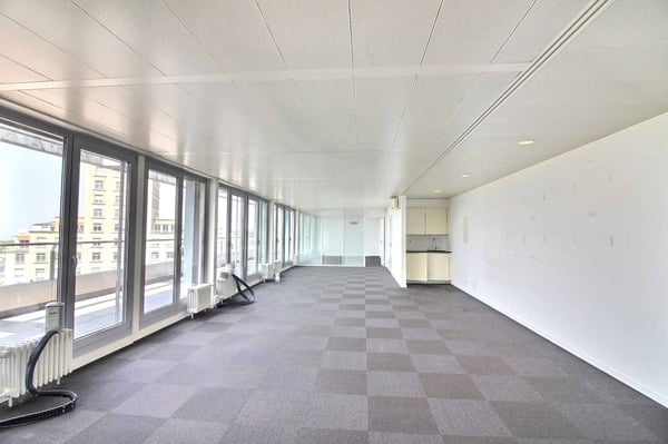 GRATUITÉ DE 3 MOIS  Bureaux lumineux de 150 m² au cur de Lausanne, vue imprenable. 2