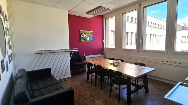 Belle surface de bureaux située dans le complexe du CACIB 5