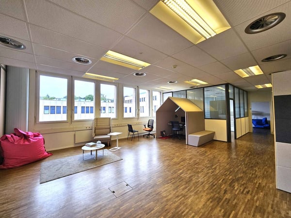 Belle surface de bureaux située dans le complexe du CACIB 2