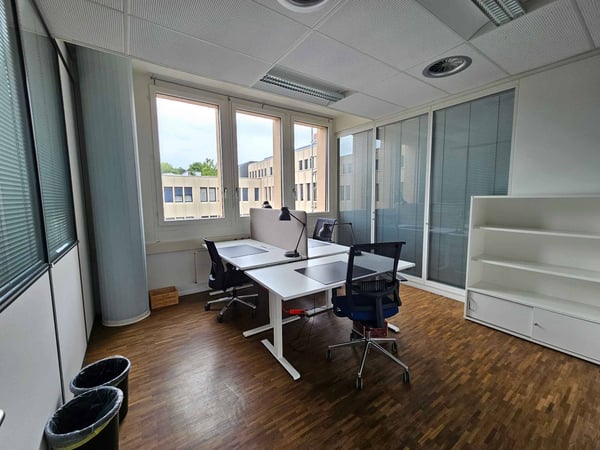 Belle surface de bureaux située dans le complexe du CACIB 3