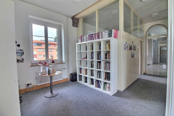 LOUER  IMMEUBLE COMMERCIAL D'EXCEPTION 8