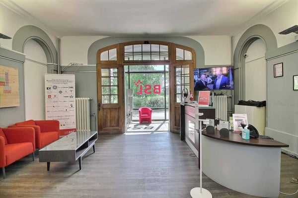 LOUER  IMMEUBLE COMMERCIAL D'EXCEPTION 4