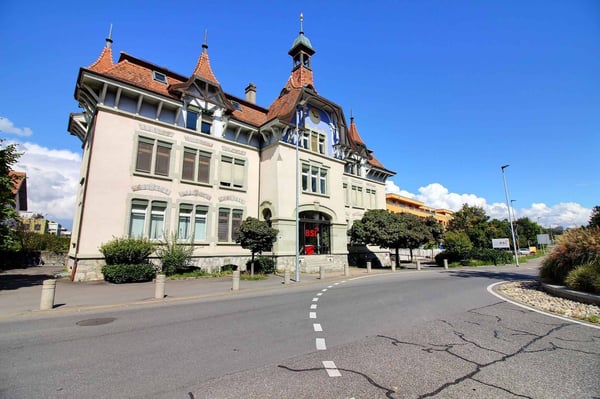 LOUER  IMMEUBLE COMMERCIAL D'EXCEPTION 1