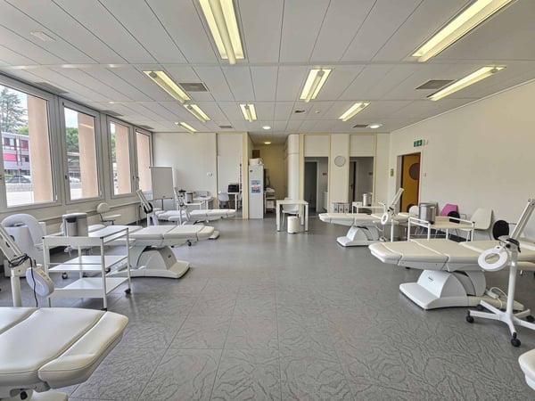 Agréables bureaux lumineux d'environ 115 m2 1