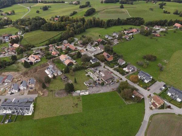 Auberge avec centre de loisirs et projet d'extension 11'500m2 de terrain -Écoteaux 1