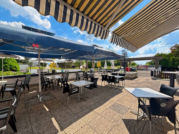 Auberge avec centre de loisirs et projet d'extension 11'500m2 de terrain -Écoteaux 5