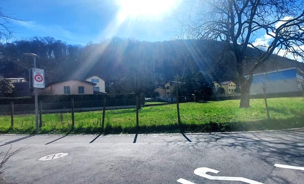 Caslano: Terreno edificabile ? Opportunità Unica vicino al Lago e in Zona Residenziale Esclusiva 2