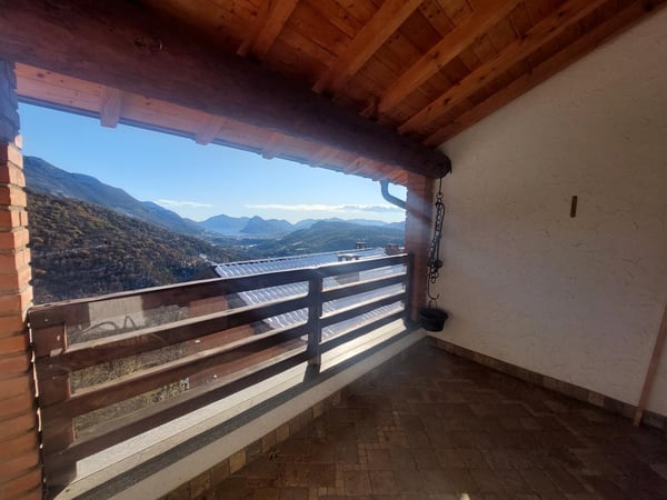 Capriasca-Lopagno Vendesi immobile composto da quattro appartamenti con spettacolare vista 9