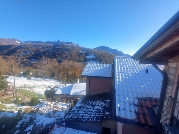 Capriasca-Lopagno: Zum Verkauf ein Gebäude mit drei Wohnungen und spektakulärem Blick 10