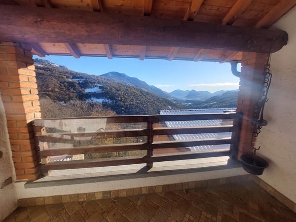 Capriasca-Lopagno: Zum Verkauf ein Gebäude mit drei Wohnungen und spektakulärem Blick 12