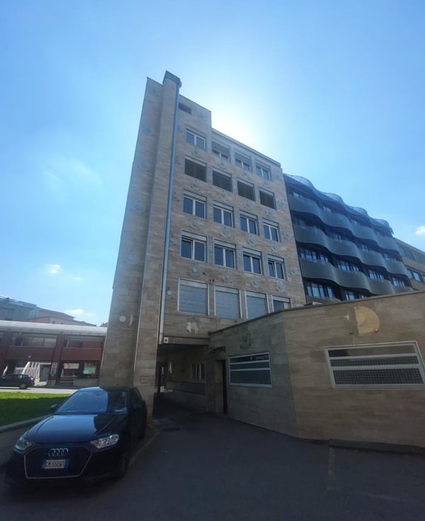 Mendrisio - EDIFICIO COMMERCIALE A REDDITO 5