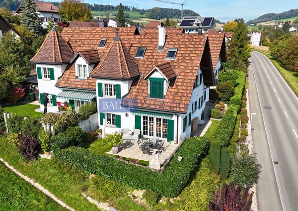 Lichtdurchflutetes Doppeleinfamilienhaus mit Charme, Garten und liebevollen Details 2