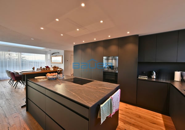 Lichtdurchflutete Attikawohnung mit Panorama-Weitsicht, Wintergarten und privatem Liftzugang 3