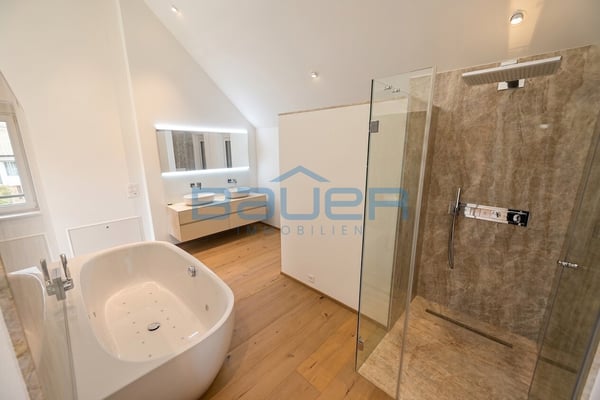Exklusive Maisonette mit Rheinblick und hochwertiger Ausstattung 12