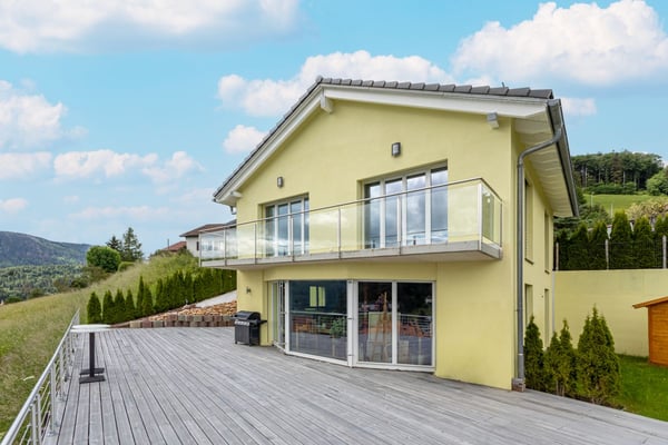 Villa de 5.5 pièces : Elégance contemporaine et panorama d'exception ! 9