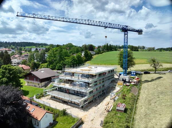 Vaste rez-jardin de 5,5 pces + bureau. 1