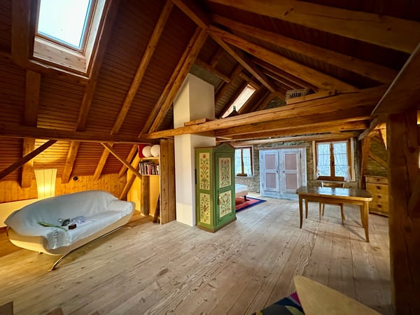 Historisches Zweifamilienhaus mit zwei separaten Einheiten – Wohnen & Arbeiten vereint 9