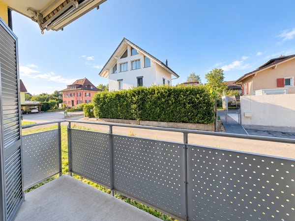 Charmante 1-Zimmer-Erdgeschosswohnung mit Balkon in Langenthal 1