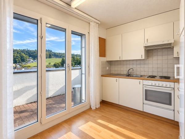 Charmante Dachwohnung mit Balkon und schöner Aussicht in Zofingen 4