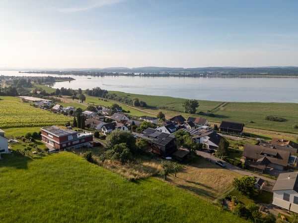 Wohnbauland mit Seesicht für ein oder zwei Häuser 4
