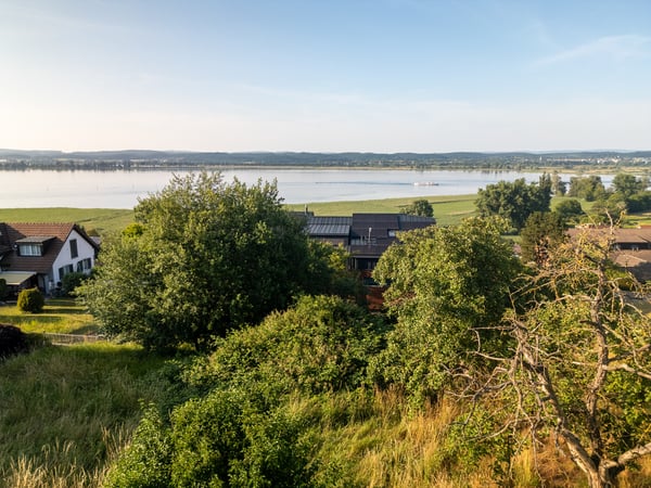 Wohnbauland mit Seesicht für ein oder zwei Häuser 2