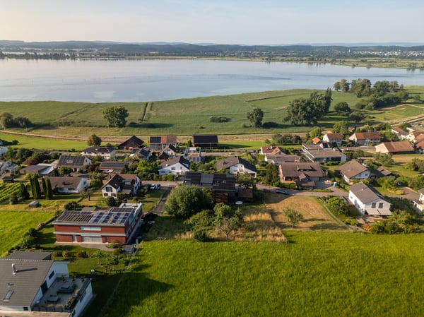 Wohnbauland mit Seesicht für ein oder zwei Häuser 3