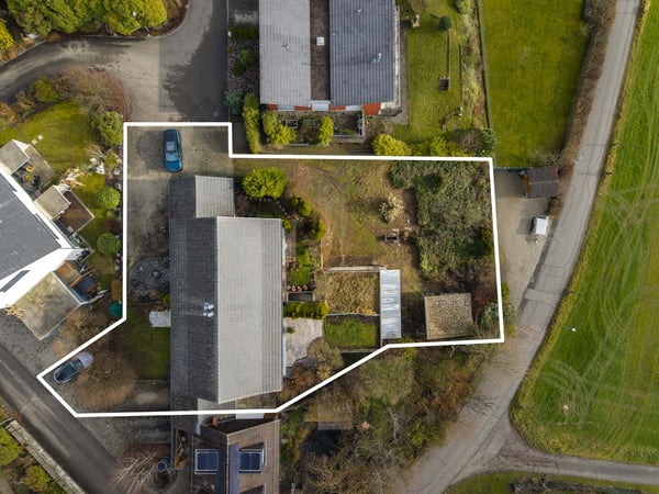 Doppelhaus-Ensemble mit Weitsicht und Bebauungspotenzial 2