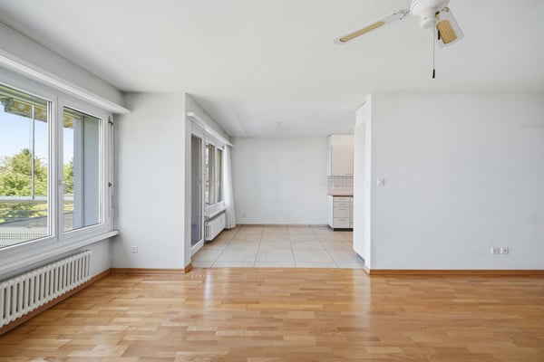 Grosszügige 5,5 Zimmer Wohnung mit zwei Balkonen an ruhiger Lage 2