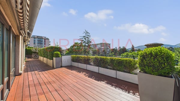 Exclusivité attique d'exception à Florissant 11