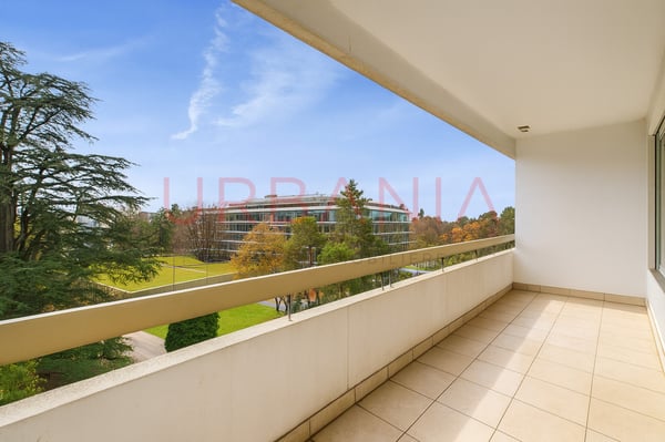 Grand appartement à rénover au coeur de Florissant 3