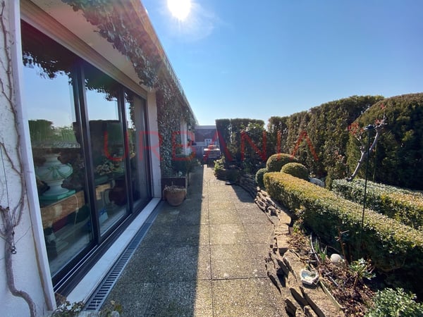 Attique avec magnifique vue à rénover 4