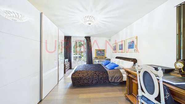 Villa familiale rénovée avec piscine et grand terrain 7