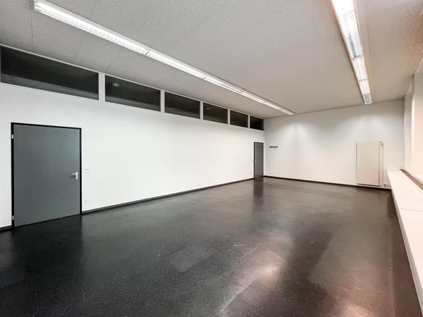 Helles Büro auf dem geschichtsträchtigen Papieri-Areal in BIberist 2