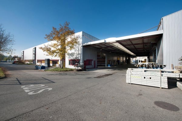 Befristet per sofort - 31.12.26 - Gewerbehalle mit 741 m2 Fläche, 8 Meter Raumhöhe 1