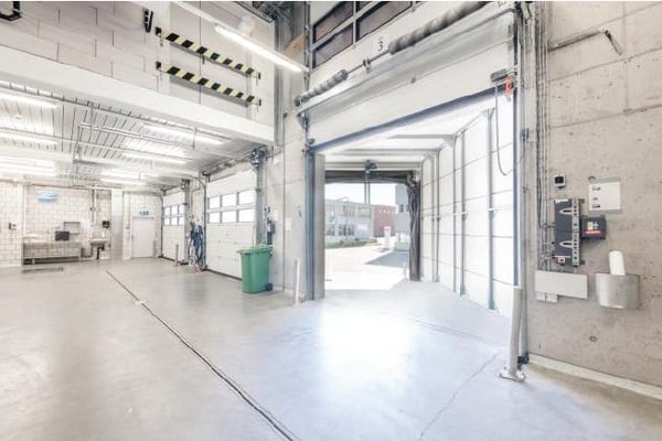 Top Industriehalle mit LKW-Rampen & Büroflächen in Kleindöttingen 3