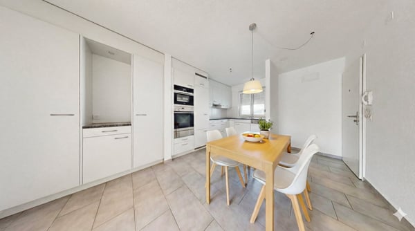 Sonnige 3.5-Zimmer-Wohnung mit zwei Balkonen in attraktiver Lage nahe Zürich 3