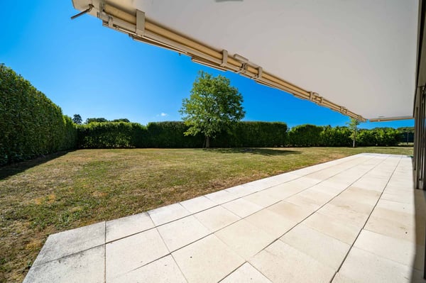 Somptueuse propriété avec piscine et vue panoramique sur le lac 7